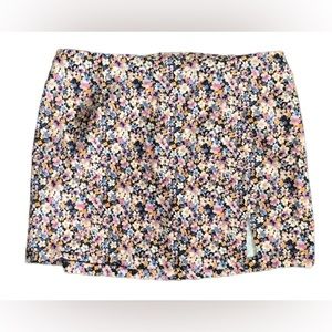 **SALE 3 for $25  Plus size floral mini skirt